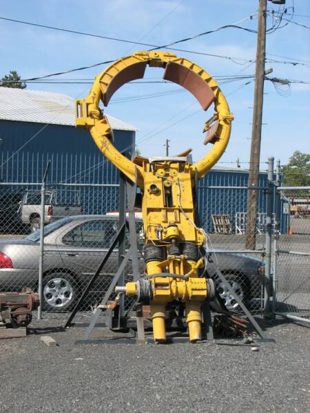 ICBM nosecone removal tool